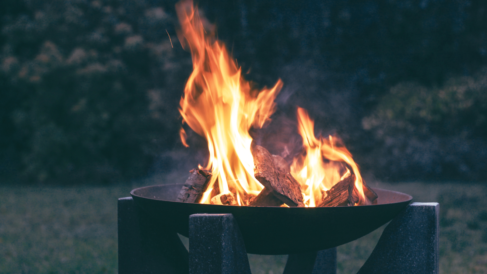 The Benefits Of Having An Outdoor Fire Pit With Seating